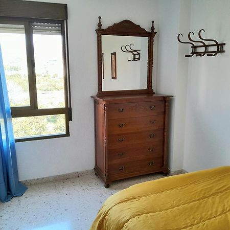 Room In Shared Apartment With Parking อัลมูเญการ์ ภายนอก รูปภาพ