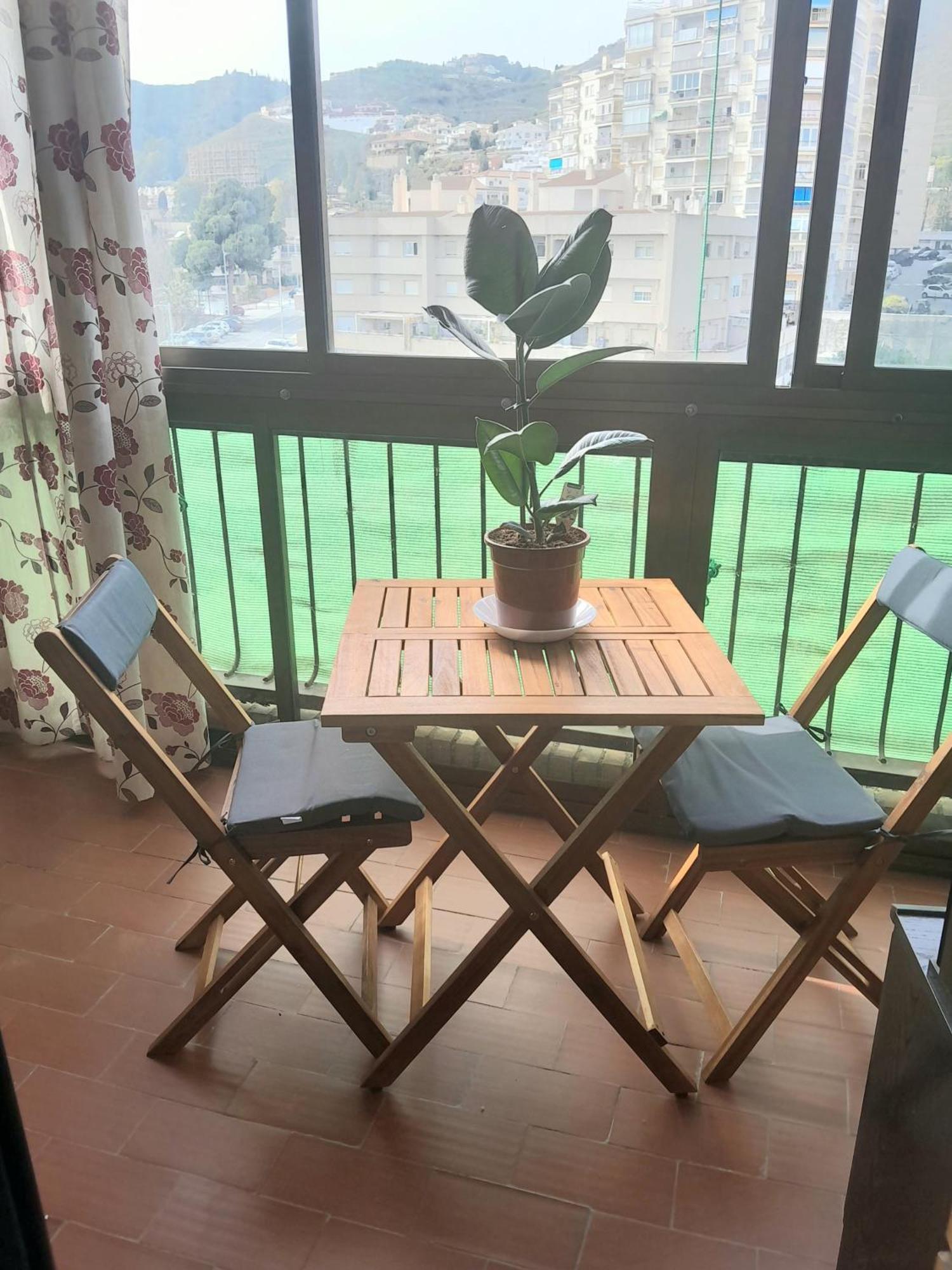 Room In Shared Apartment With Parking อัลมูเญการ์ ภายนอก รูปภาพ